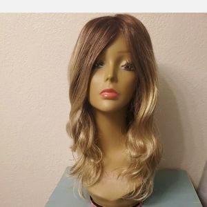CALLIE wig by Amore. In LR creamy toffee.